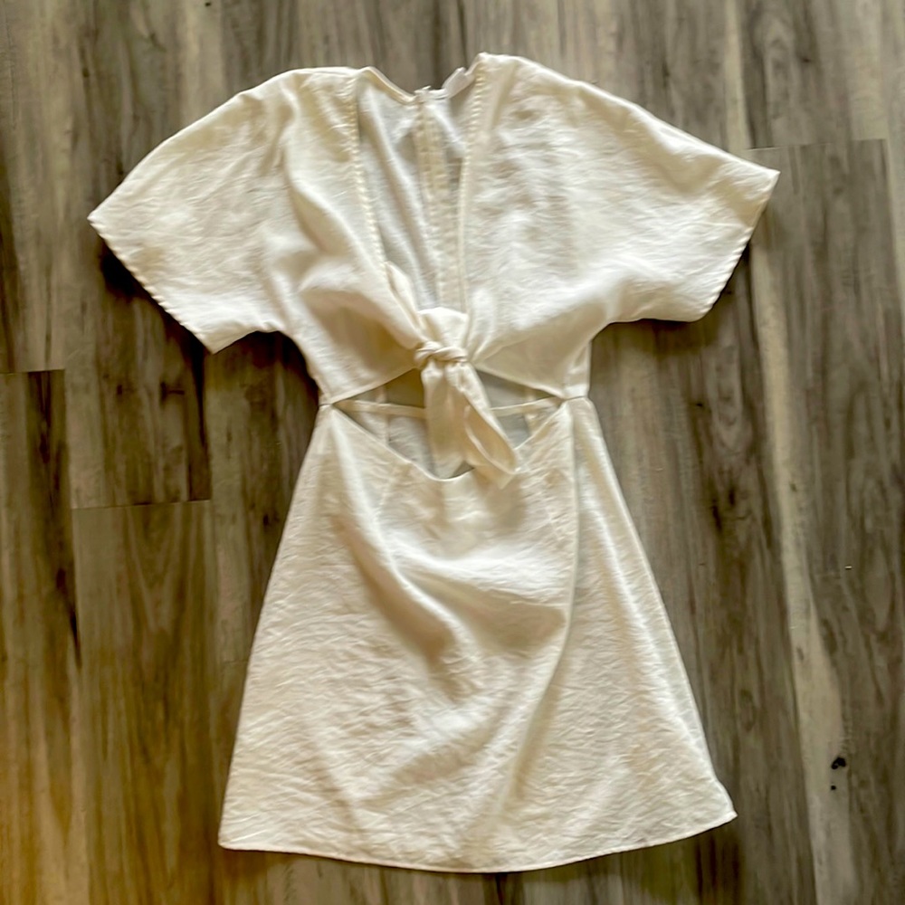 CUT OUT Summer white dress!!